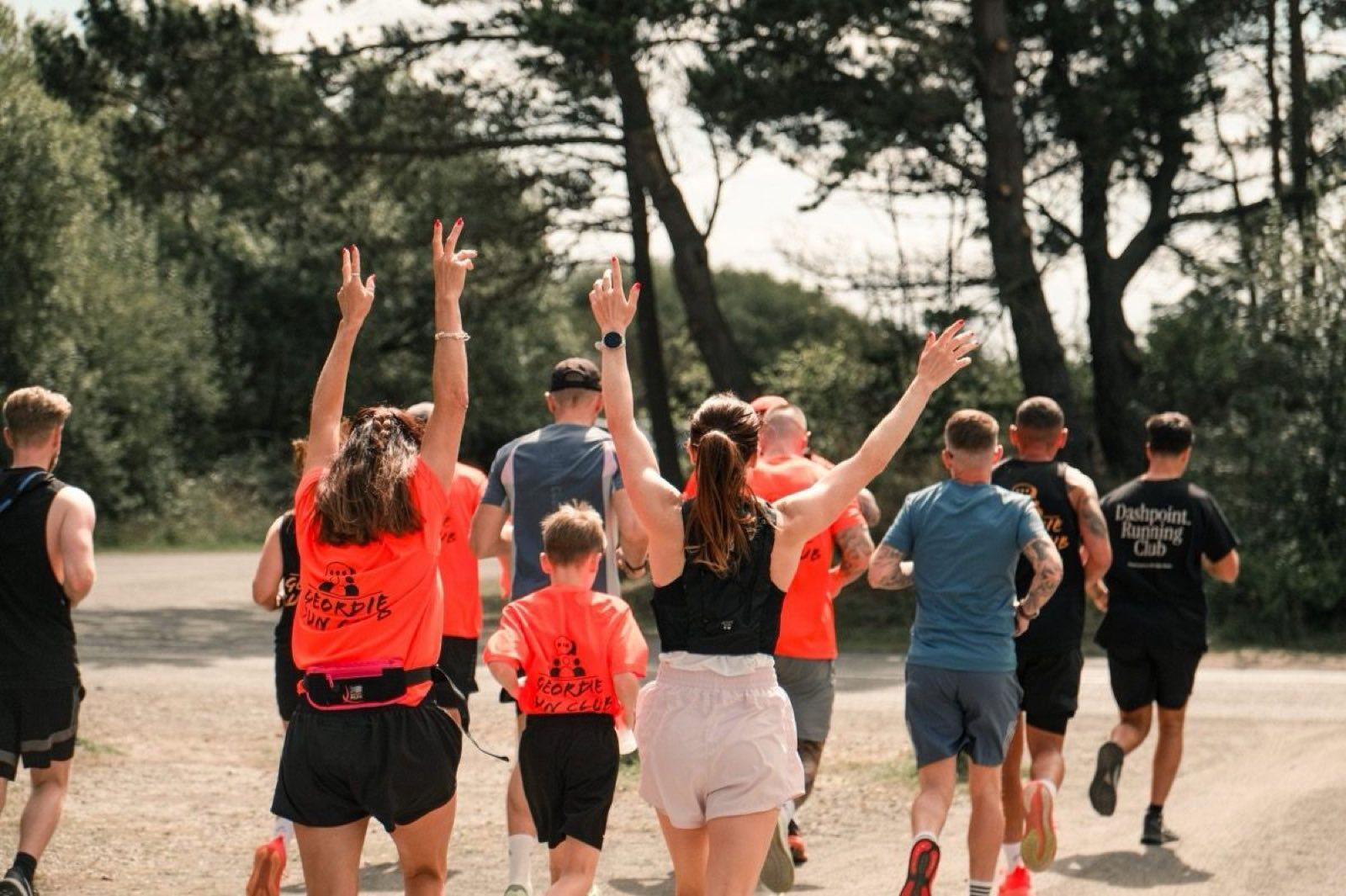 A running community mid-event